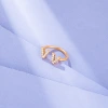 Xuping joyería versión coreana alfabeto anillo de alto nivel sentido nicho diseño personalidad viento frío simple anillo al por mayor mujeres Application Scenario